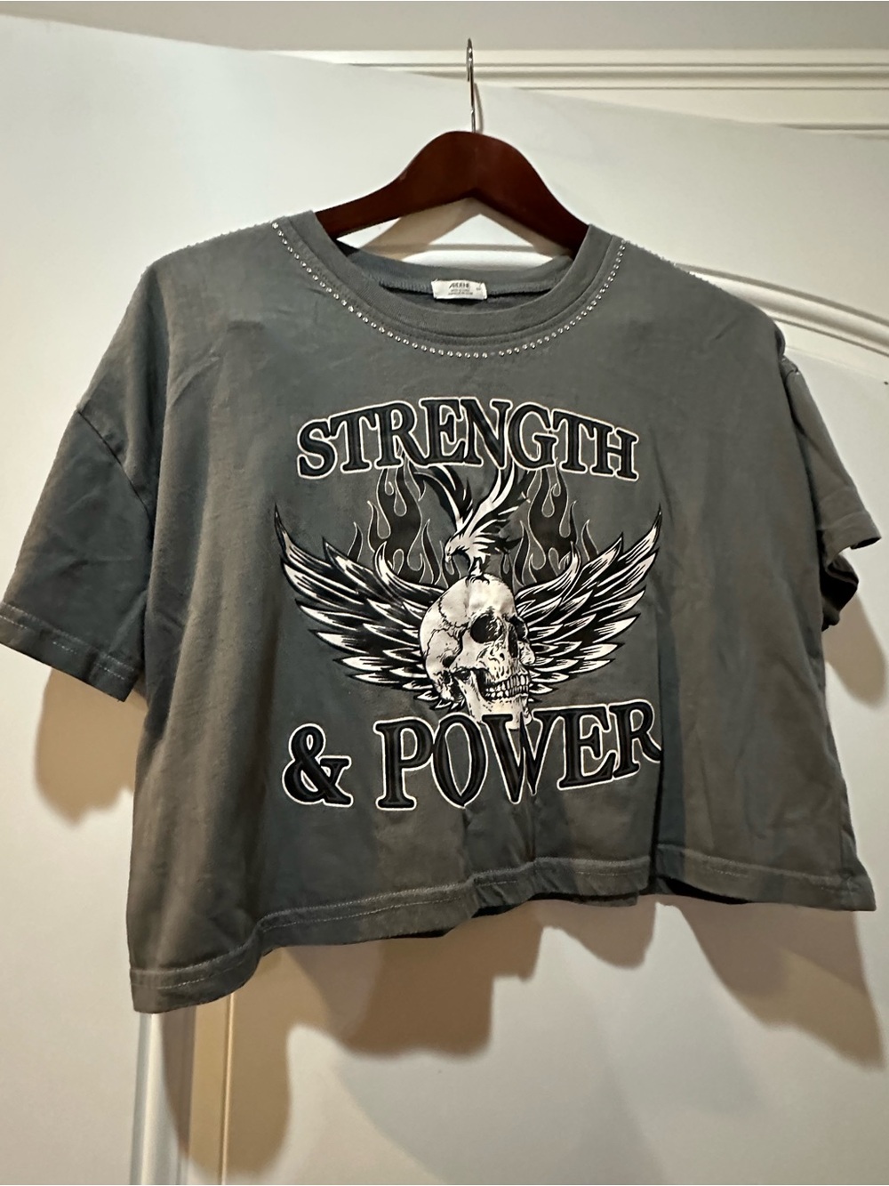 Ardene Gray 'Strength & Power' Graphic Crop Top